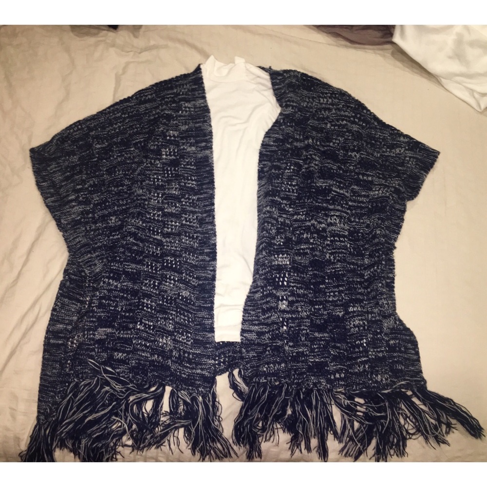Adorable knit short sleeve sweater!